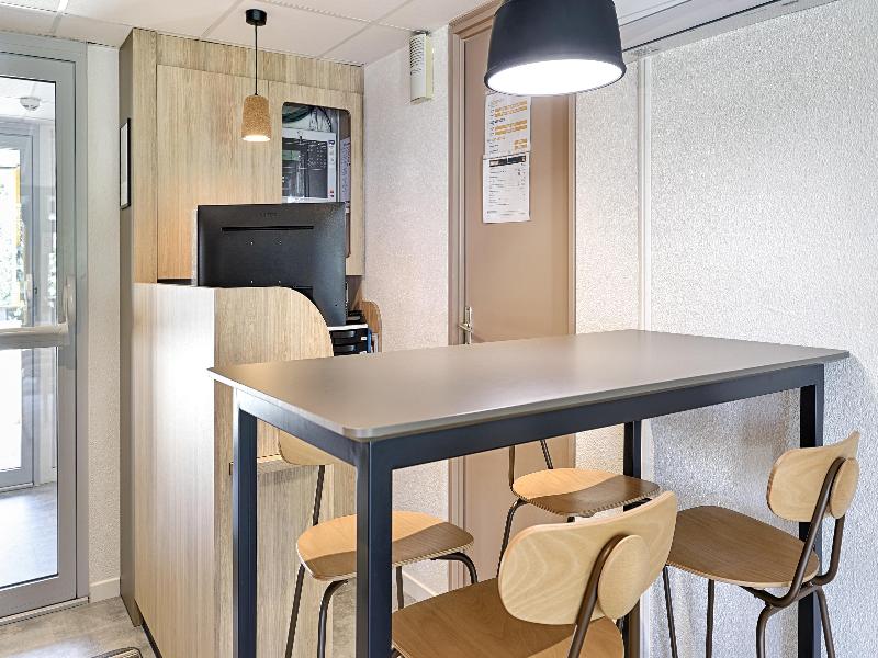 Premiere Classe Dreux image