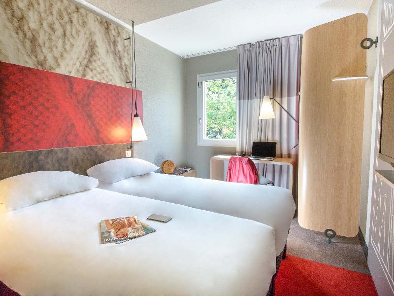 Ibis Budget Brignoles Provence Verte image