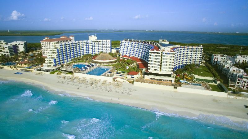 Crown Paradise Club Cancún Todo Incluido image