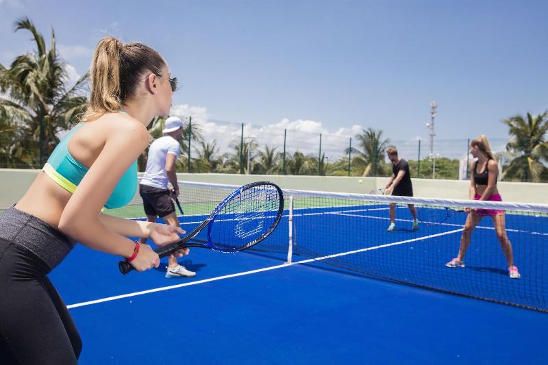 Crown Paradise Club Cancún Todo Incluido image