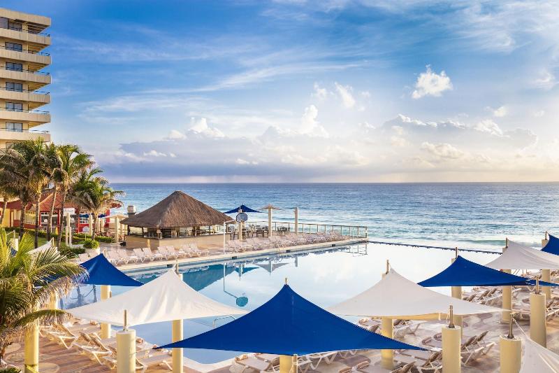 Crown Paradise Club Cancún Todo Incluido image