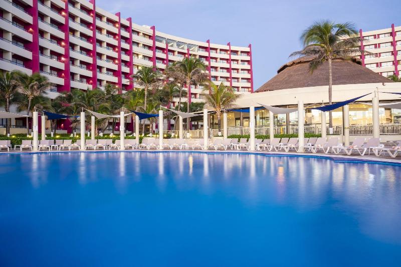 Crown Paradise Club Cancún Todo Incluido image