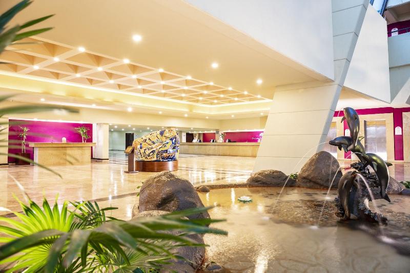 Crown Paradise Club Cancún Todo Incluido image