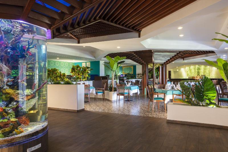 Crown Paradise Club Cancún Todo Incluido image