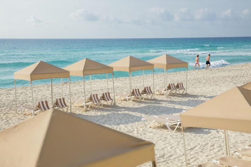 Crown Paradise Club Cancún Todo Incluido image