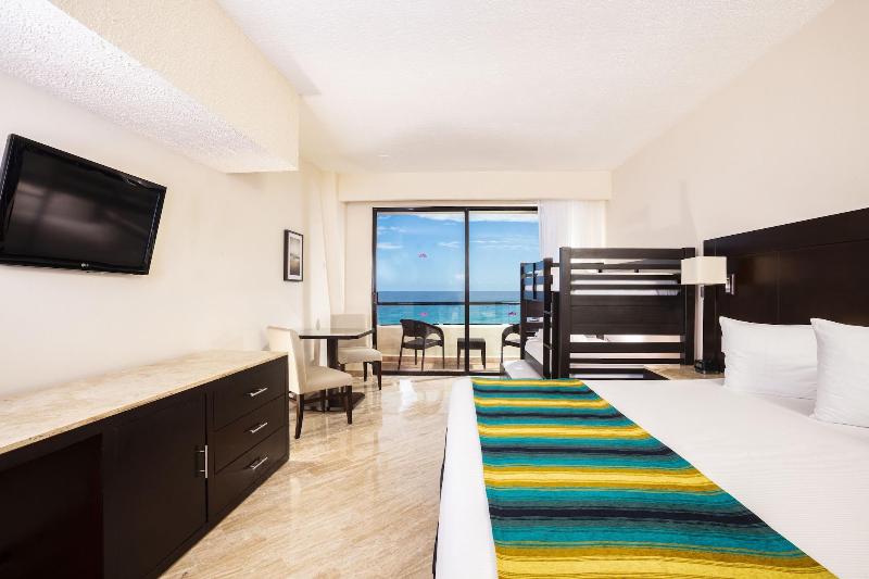 Crown Paradise Club Cancún Todo Incluido image