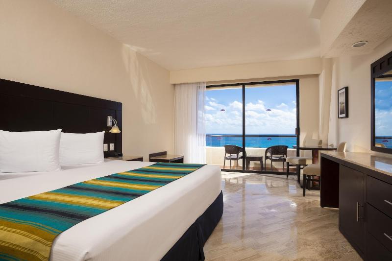 Crown Paradise Club Cancún Todo Incluido image