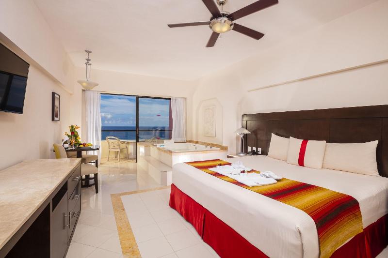 Crown Paradise Club Cancún Todo Incluido image