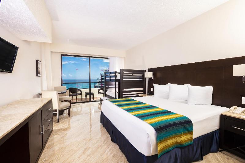 Crown Paradise Club Cancún Todo Incluido image