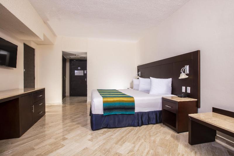 Crown Paradise Club Cancún Todo Incluido image