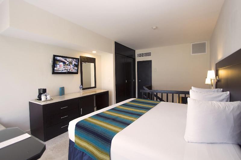 Crown Paradise Club Cancún Todo Incluido image