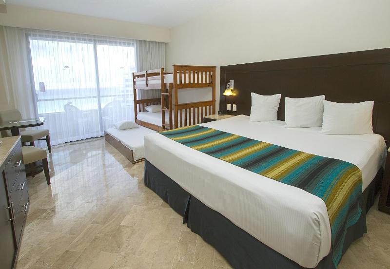 Crown Paradise Club Cancún Todo Incluido image