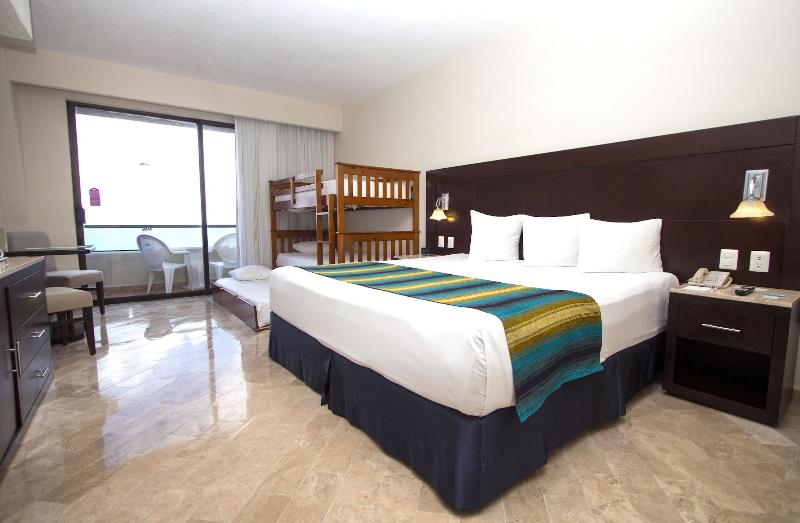 Crown Paradise Club Cancún Todo Incluido image