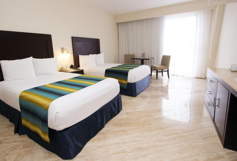 Crown Paradise Club Cancún Todo Incluido image