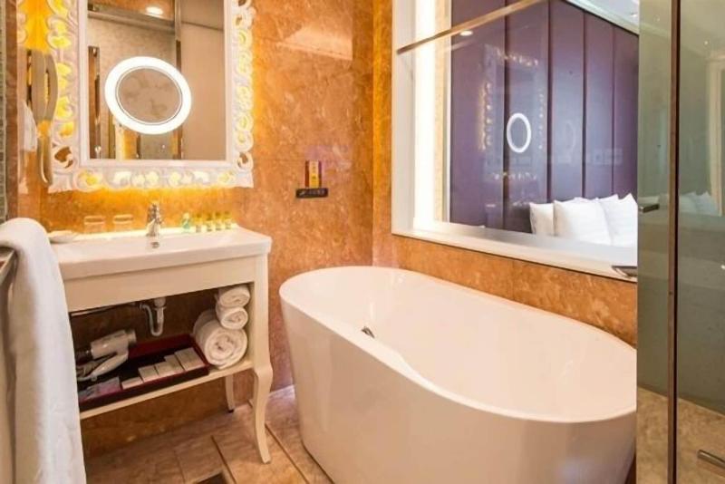 Happiness Inn Hotel, New Taipei City image