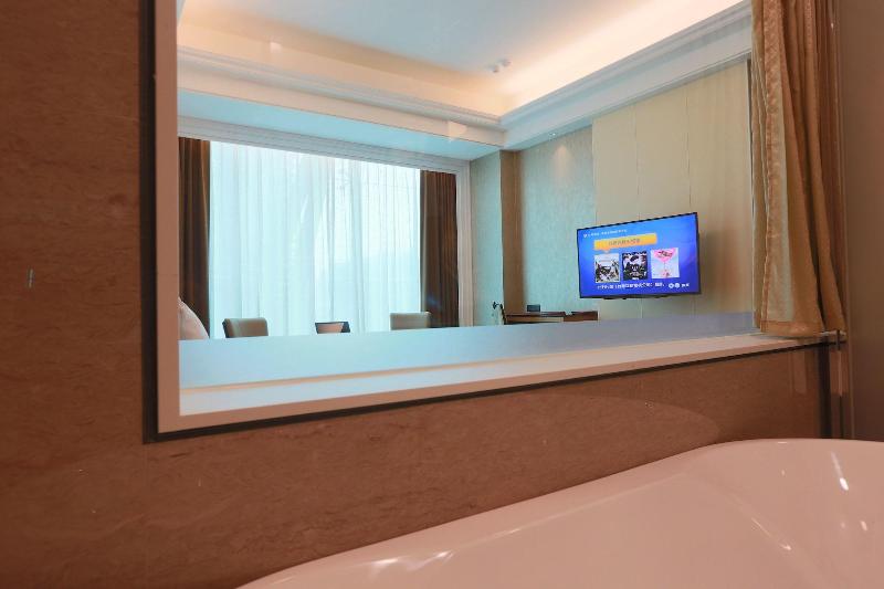 Happiness Inn Hotel, New Taipei City image