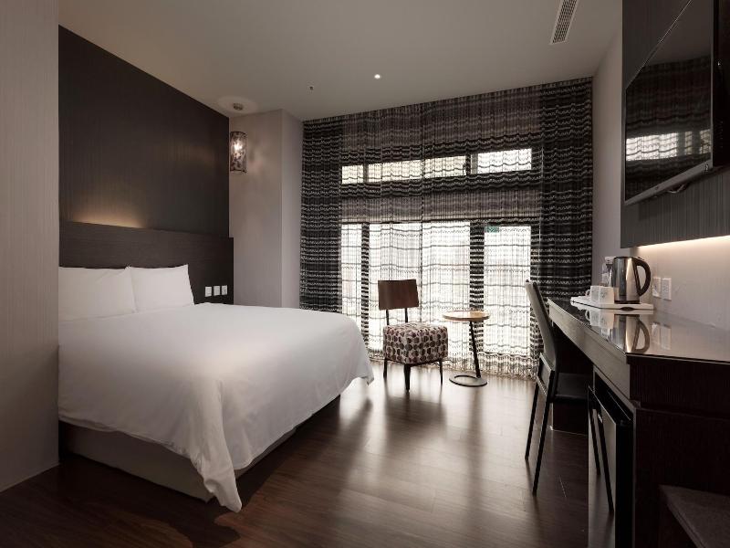 Fine Hotel image