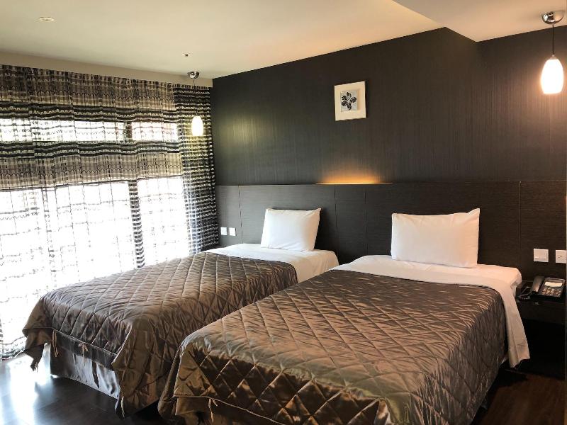Fine Hotel image