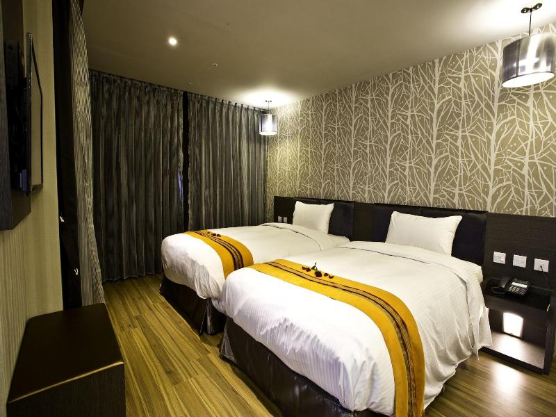 Fine Hotel image