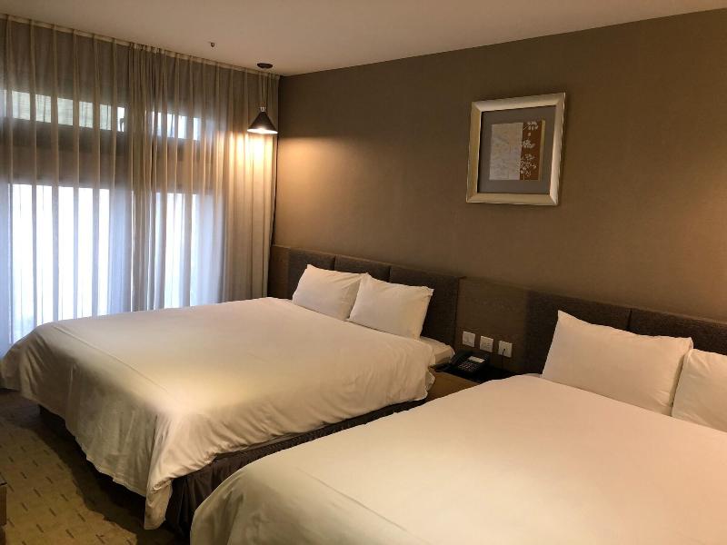 Fine Hotel image