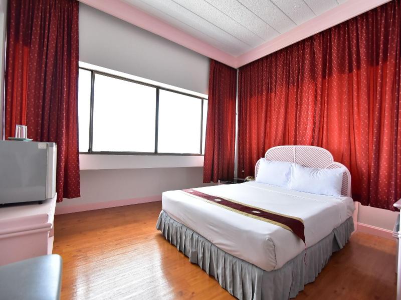 Thumrin Hotel image