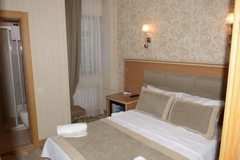 Hermanos Hotel image