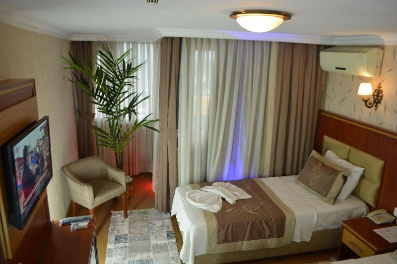 Hermanos Hotel image
