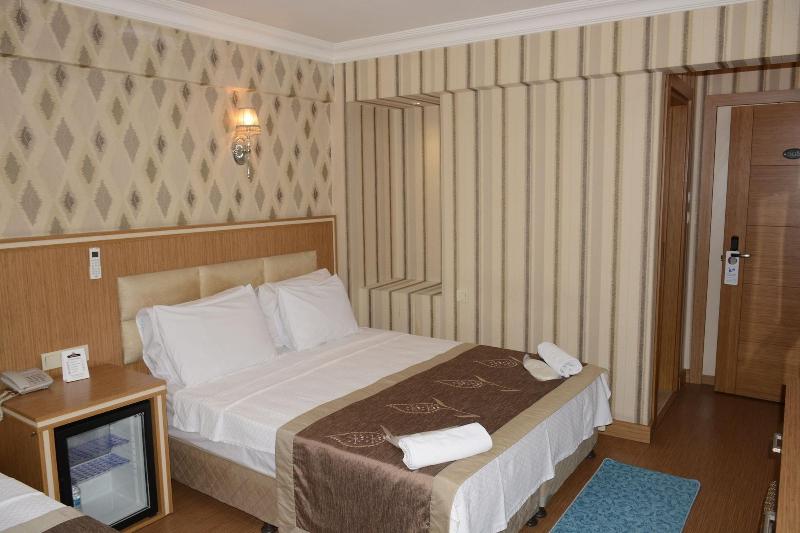 Hermanos Hotel image