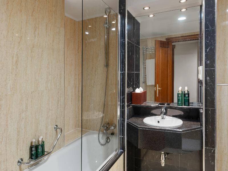 Melia White House Apartments image