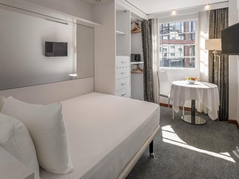 Melia White House Apartments image
