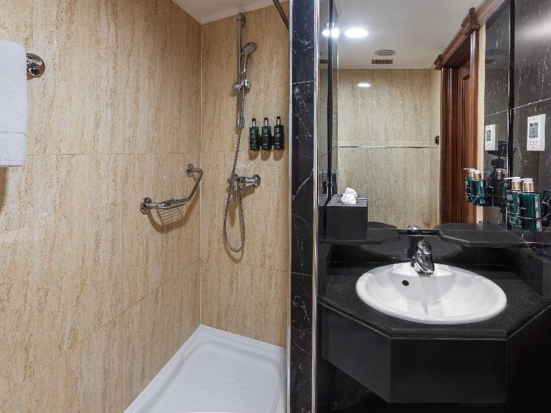 Melia White House Apartments image