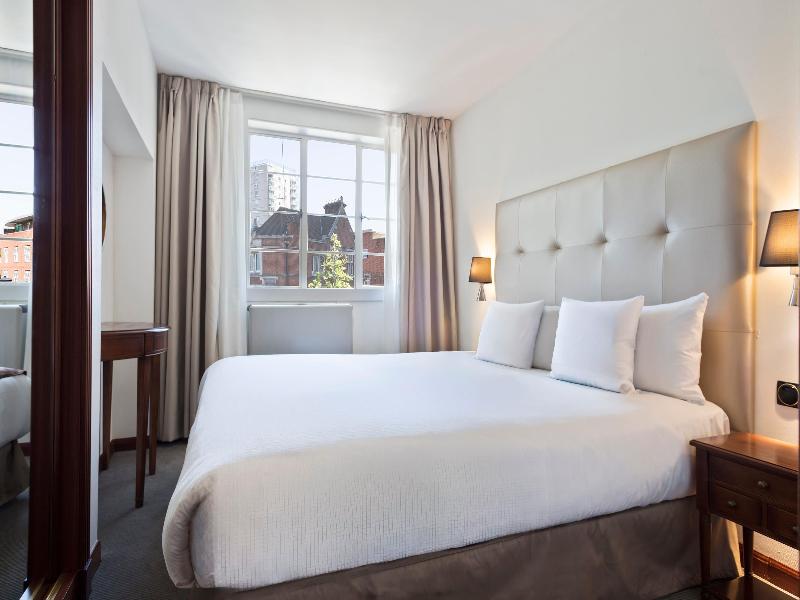 Melia White House Apartments image