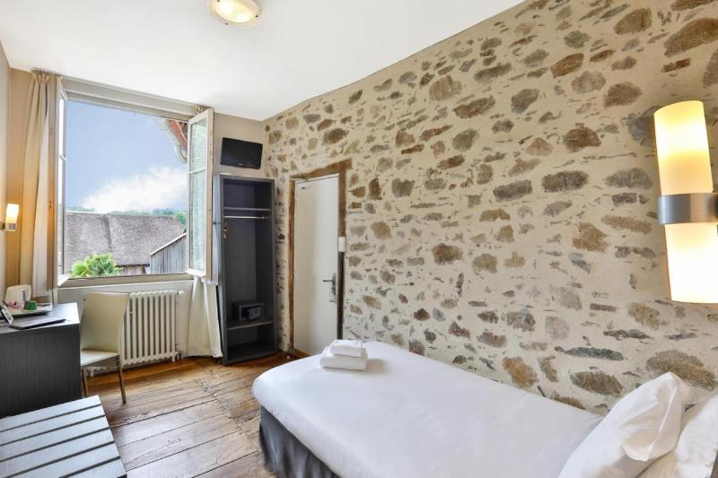 Logis Auberge Dupuytren image