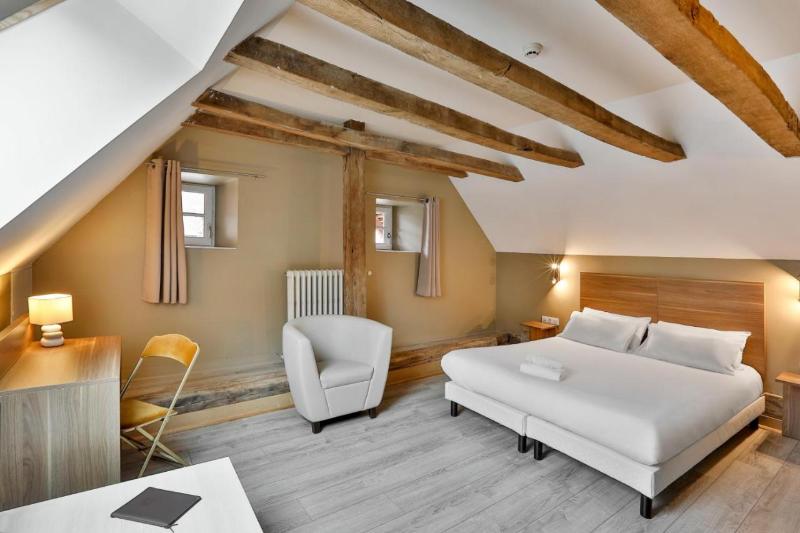 Logis Auberge Dupuytren image