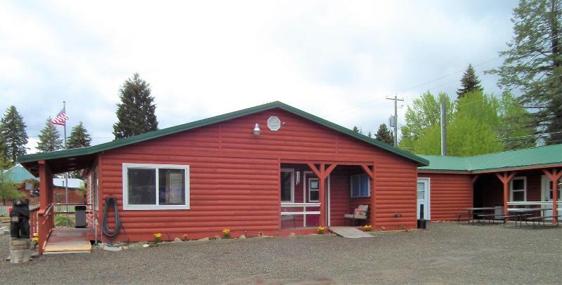Cascade Lake Inn image