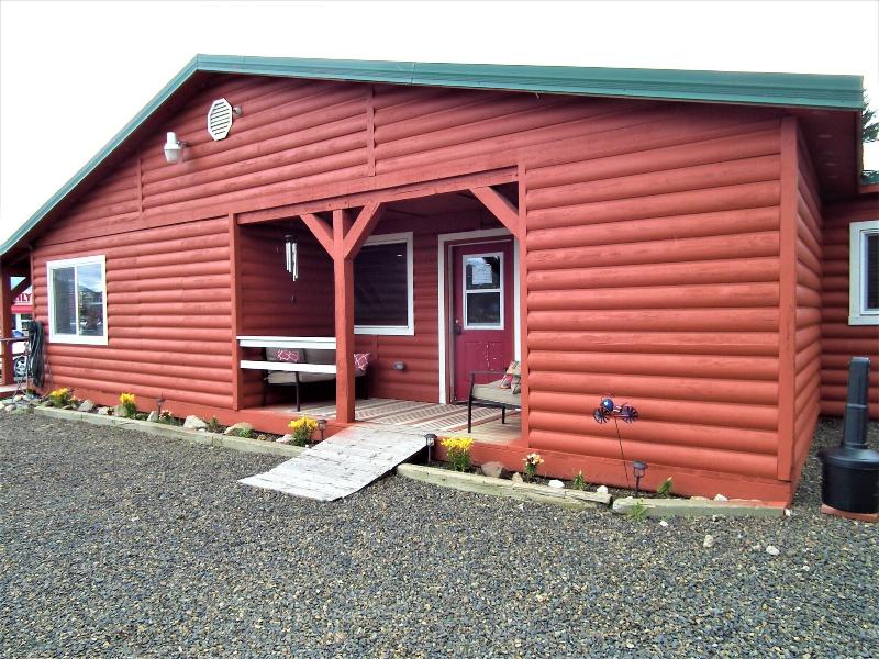 Cascade Lake Inn image