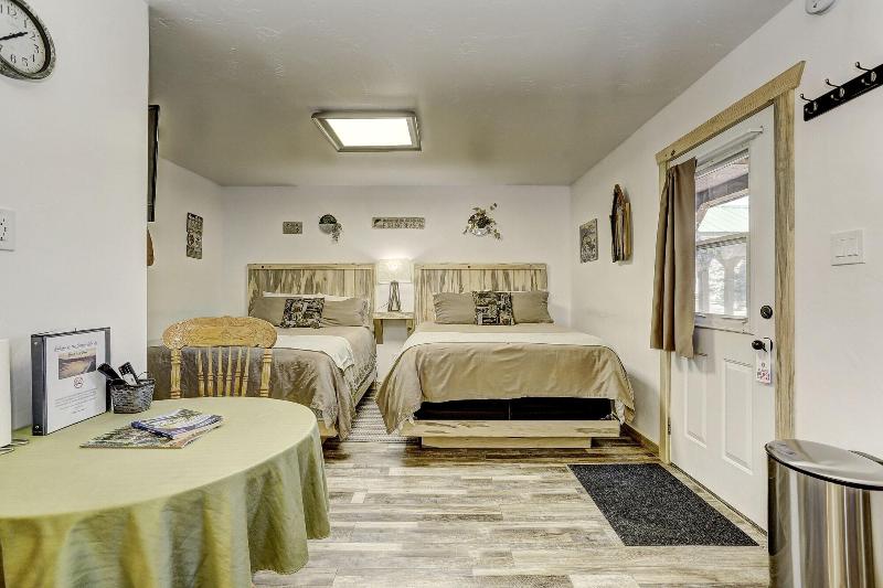Cascade Lake Inn image