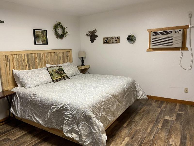 Cascade Lake Inn image