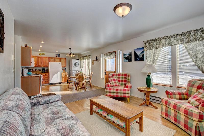 Cascade Lake Inn image