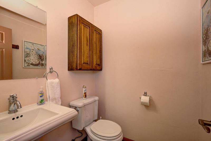 Cascade Lake Inn image