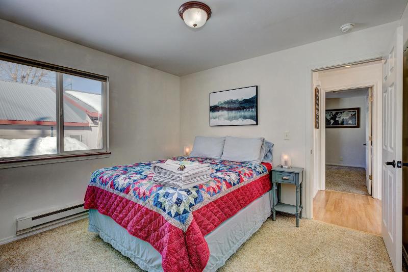 Cascade Lake Inn image