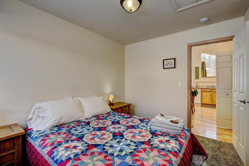 Cascade Lake Inn image