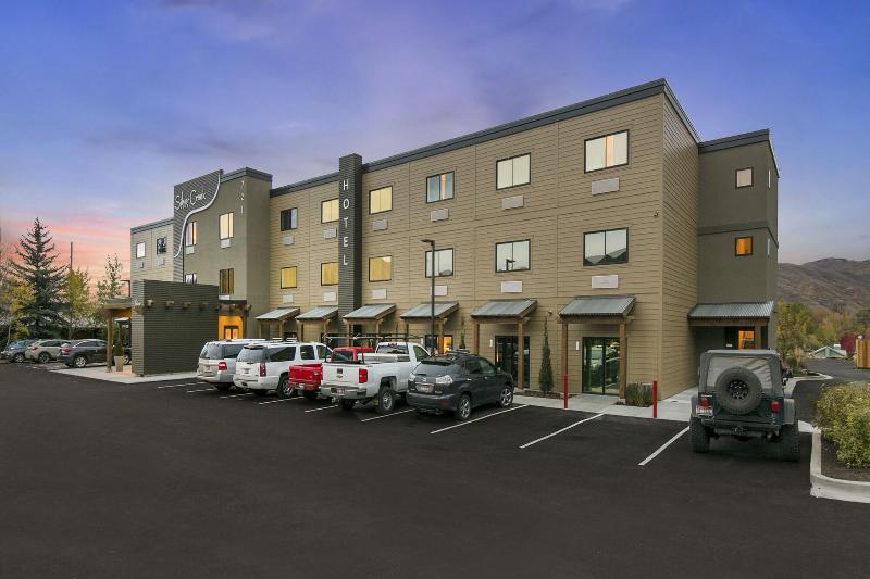 Silver Creek Hotel image