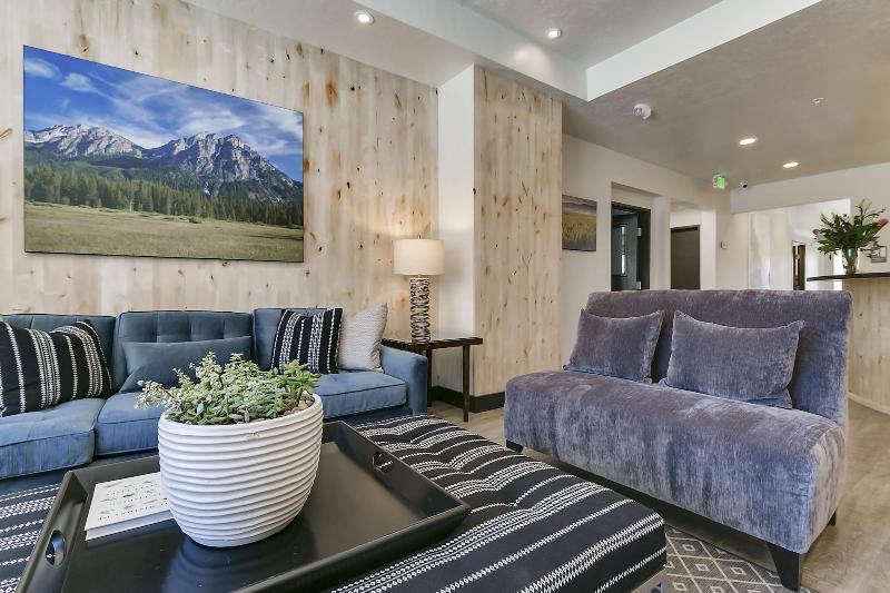 Silver Creek Hotel image