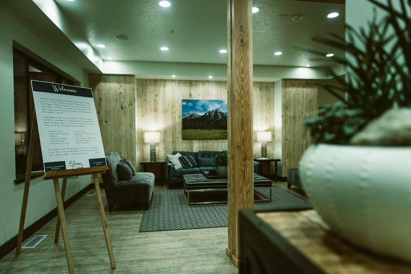 Silver Creek Hotel image
