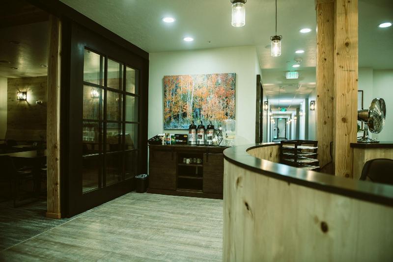 Silver Creek Hotel image