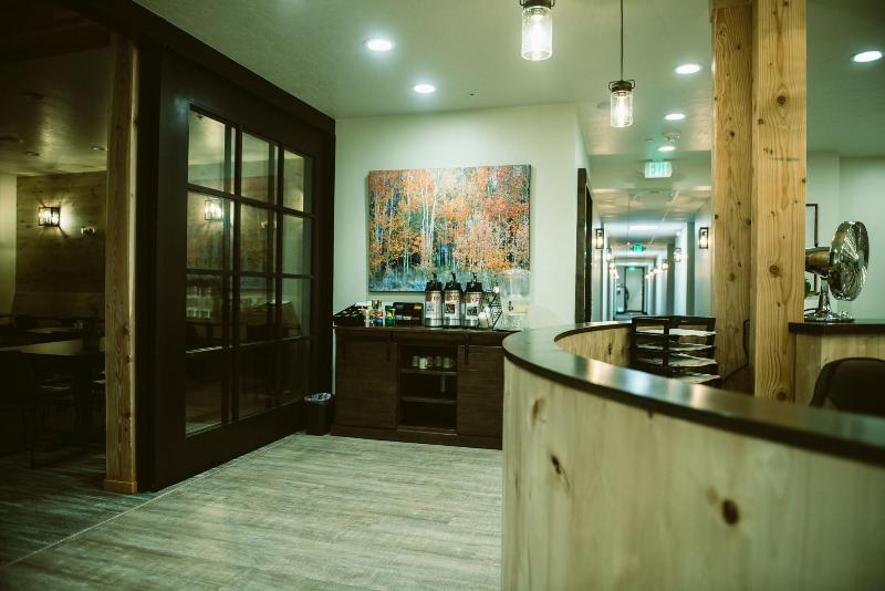Silver Creek Hotel image