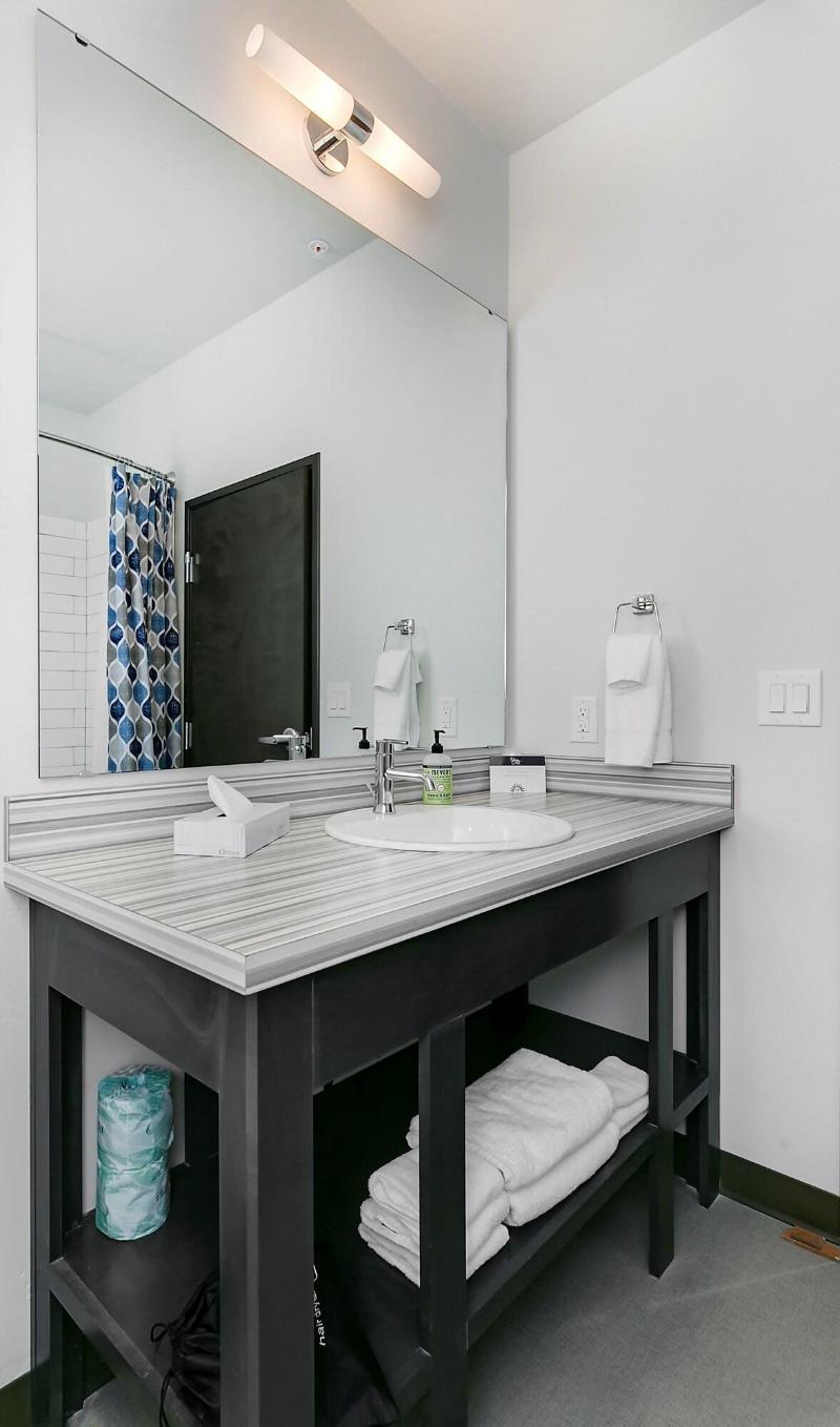 Silver Creek Hotel image