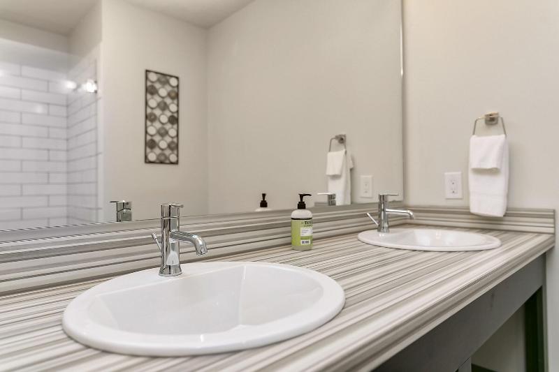 Silver Creek Hotel image