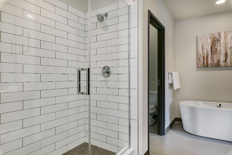 Silver Creek Hotel image